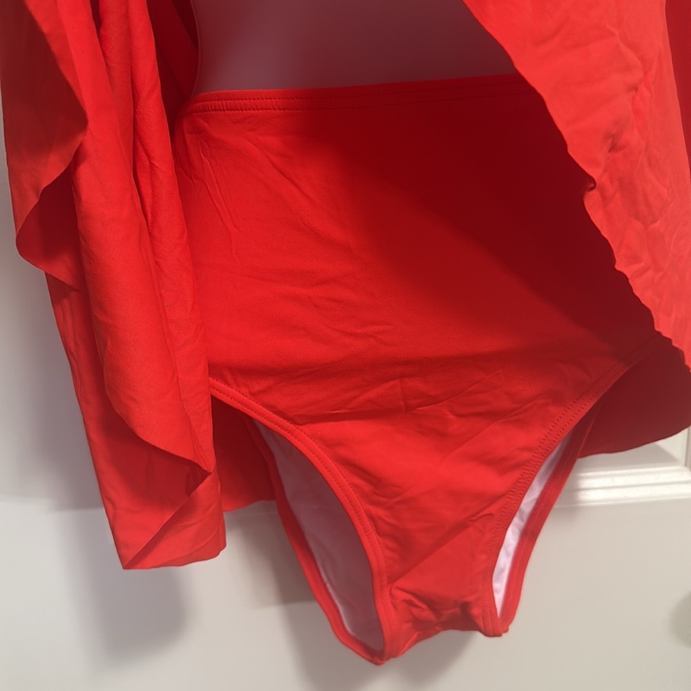 Red Tankini size L. NWT - Picture 3 of 8